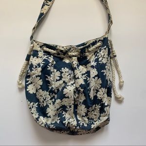 Aeropostale floral tote bag